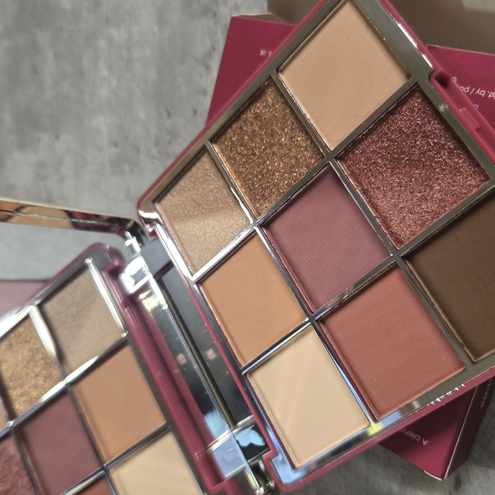 Luxurious Ciate Eyeshadow Palette with Rich Tones